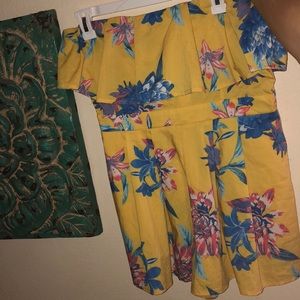 Super cute yellow summer romper ☀️